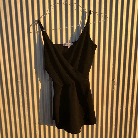 Black Sleeveless Romper - Picture 4 of 5